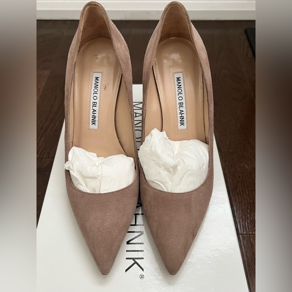 Manolo Blahnik Shoes - Manolo Blahnik BB90 Beige Suede Pointed Toe Pumps Taupe